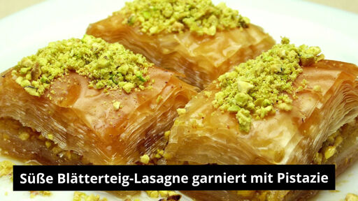 Süße Blätterteig-Lasagne garniert mit Pistazie. Foto: Baklava-Gebäck